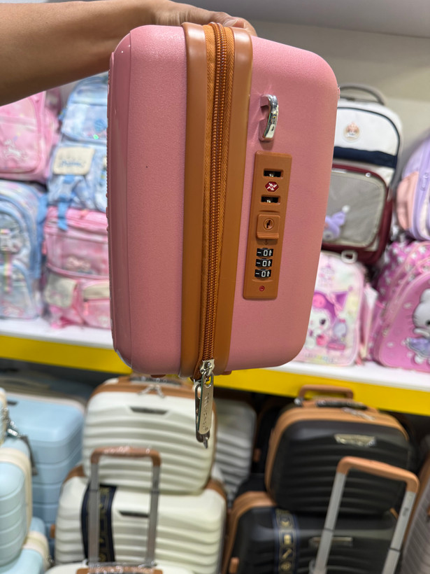 کیف ارایشی رمز دار مونزا کد 632